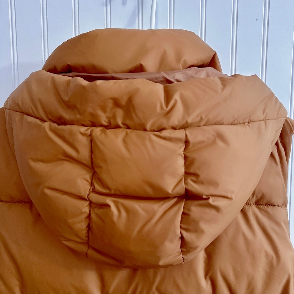 ALO Gold Rush Hooded Sleeveless Puffer Vest In Toffee NWT Size M - Picture 9 of 12